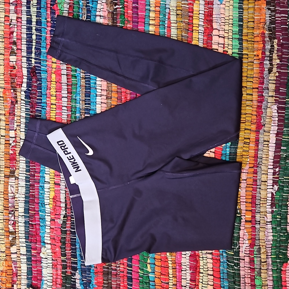 ⭐️ Purple nike pro medium workout leggings